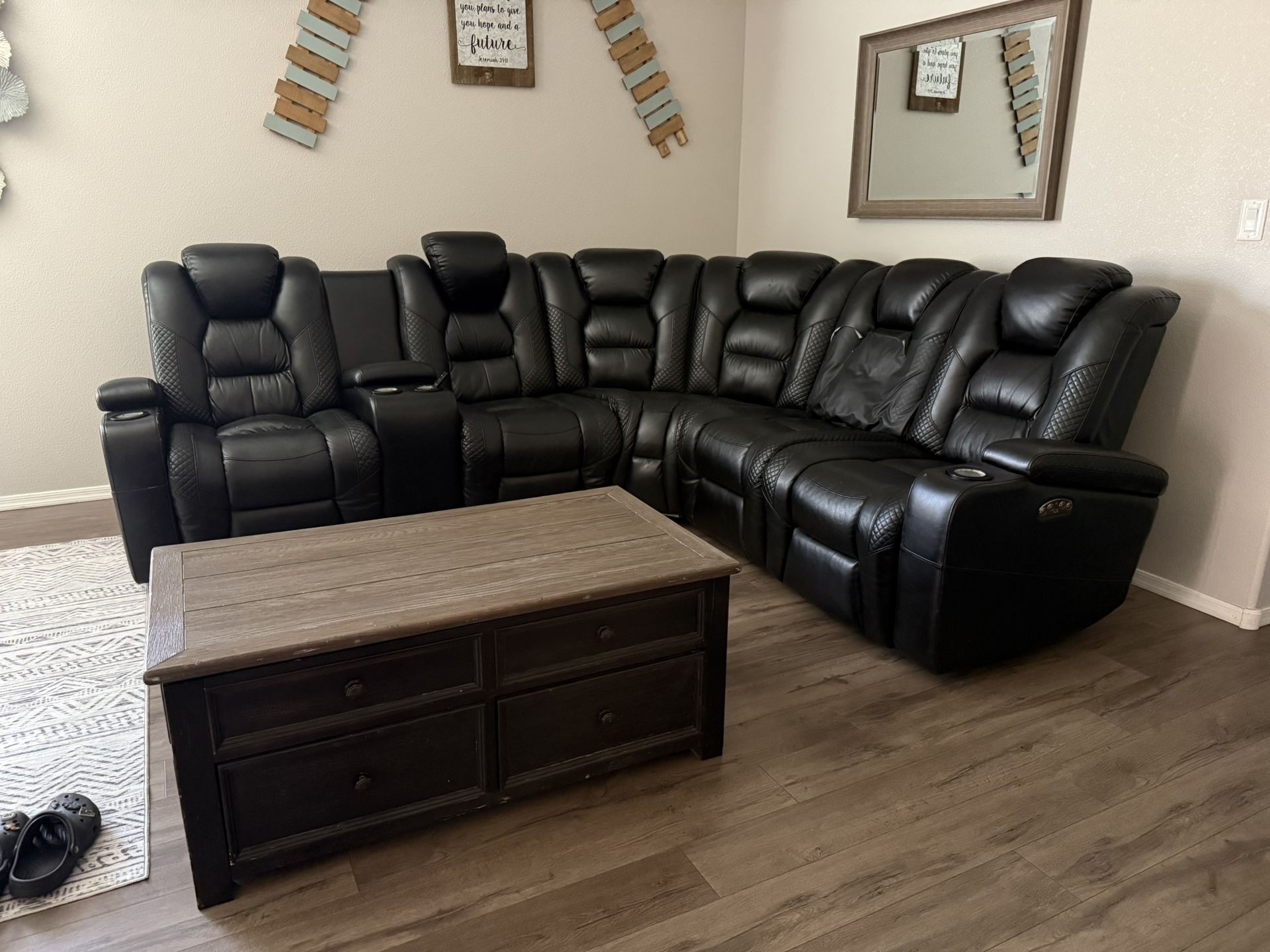 Reclining Sectional– Great Deal!