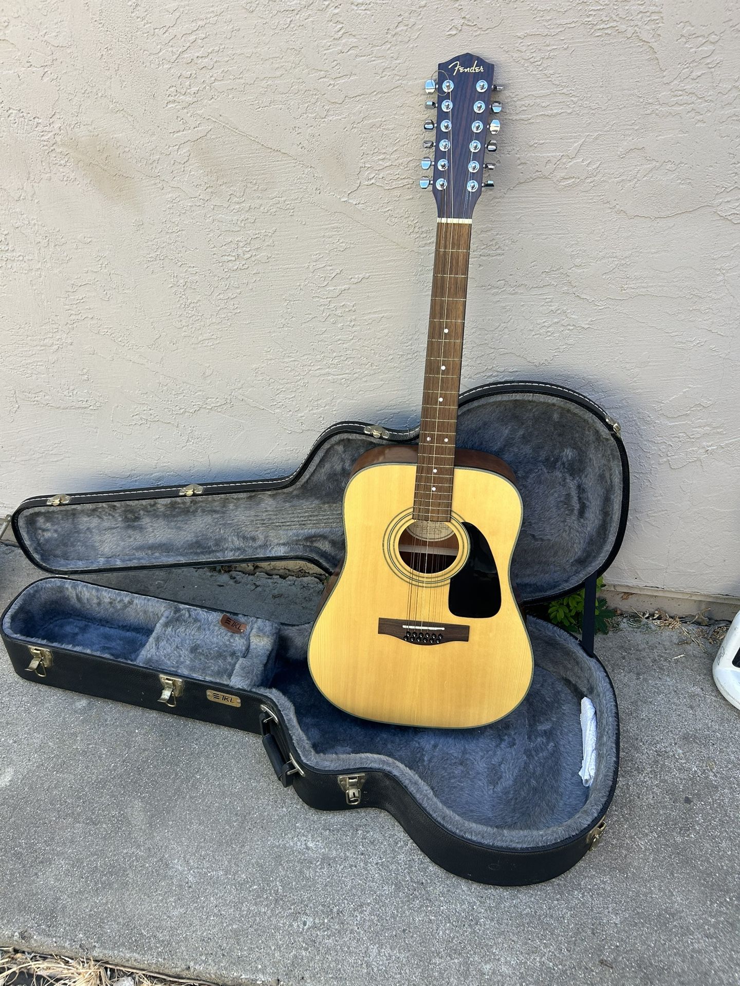 Great 😊 Fender DG10/12 NS 12 string guitar with hard shell case Reverb
