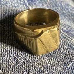 18Karat Solid Gold Men’s Ring. Size 12.5 Wgt(19.71g)