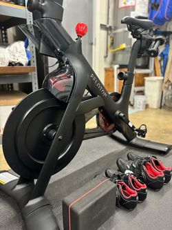 Peloton Bike + PL-02