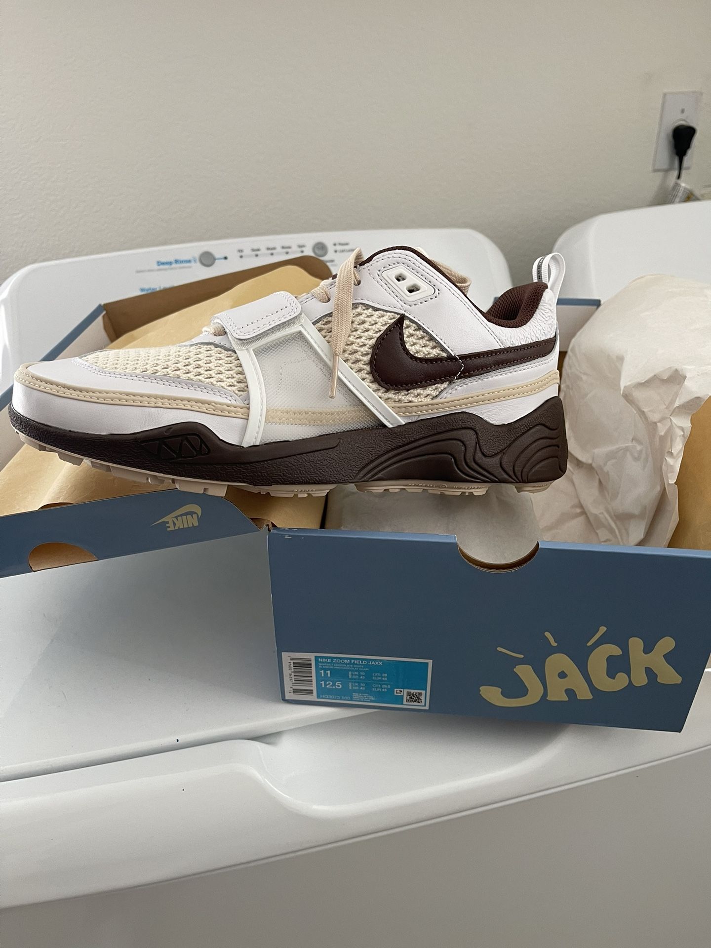 Travis Scott Field Jaxx