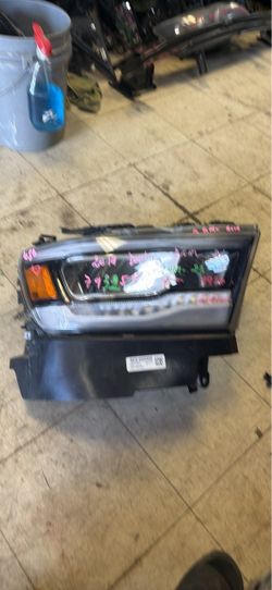 2019-23 Dodge Ram right headlight