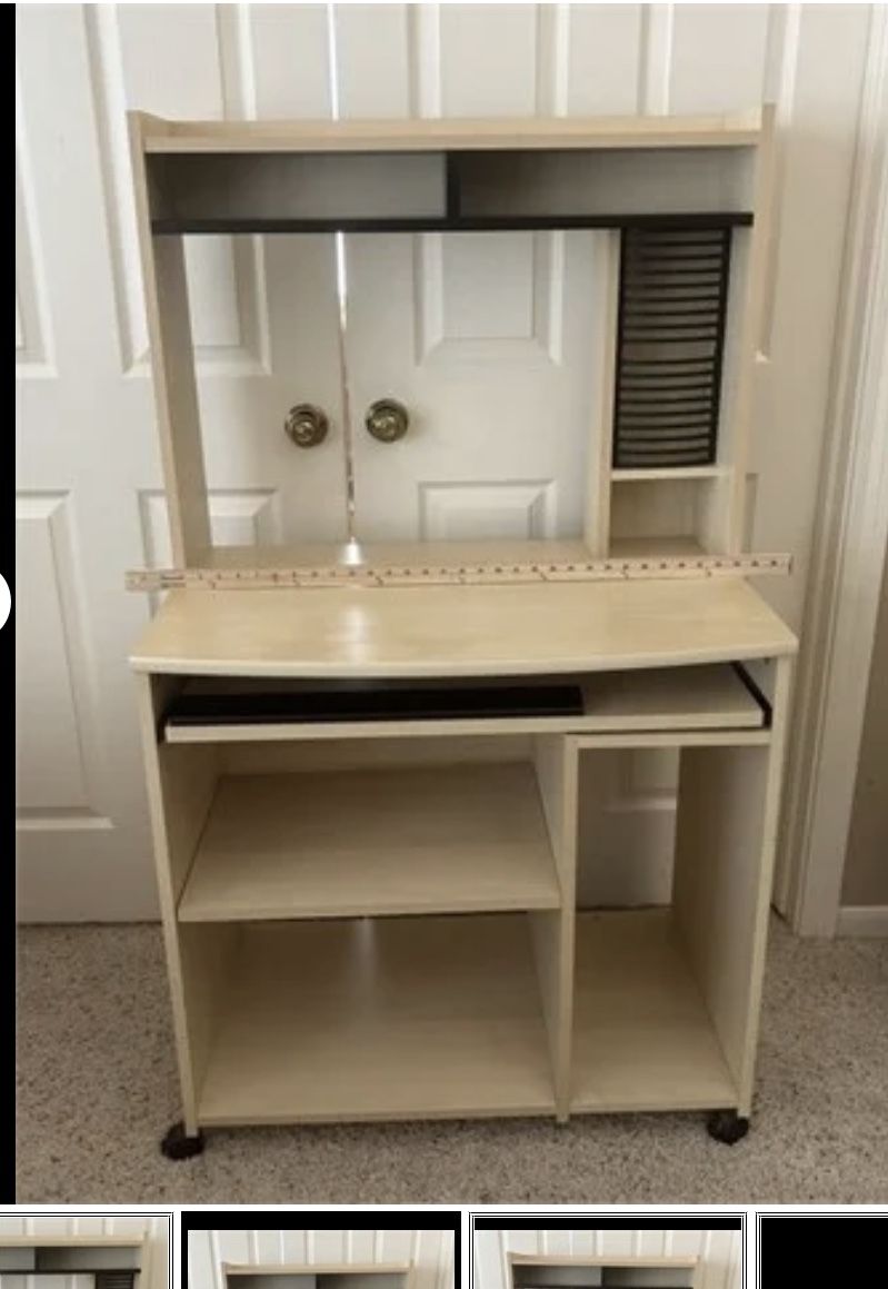 - Wooden Rolling Work Station