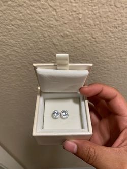 Unisex lab diamond earrings