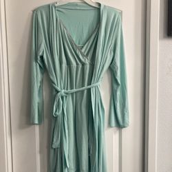  Nursing Nightgown and Robe 