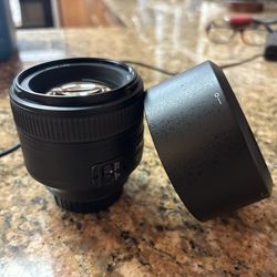 Nikkor 85mm 1.8 Lens