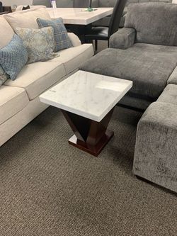 🚀 Same Day Delivery 🚀 Forbes End Table $299.00