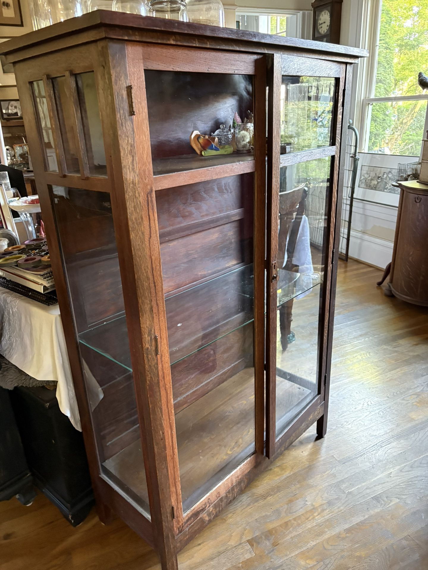 Beautiful Stickley/Mission Style Antique Cabinet