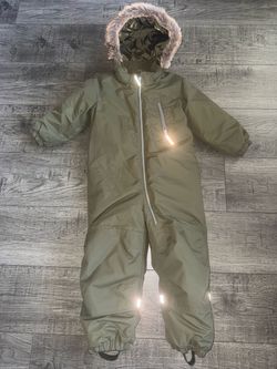 H&M Olive Green Hooded Snowsuit 💚❄️