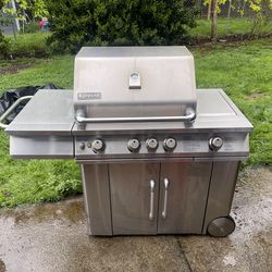 Jenn Air Natural Gas BBQ with side burner and cover