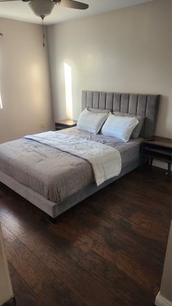 Queen size bed w/warranty thru 02/27 and mattress $325 OBO