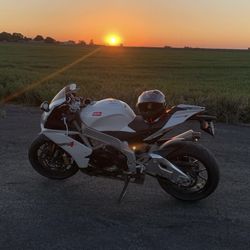 2010 Aprilia RSV4 
