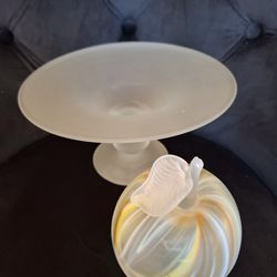 Italy. Beautiful Glass Apple on the plate 8”x8”