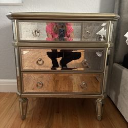 2 Mirrored Distressed Nightstands 
