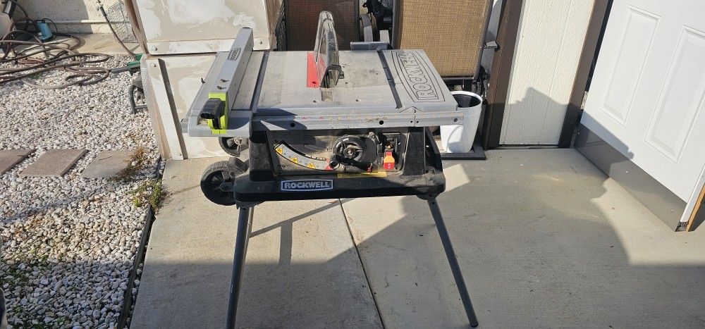 Rockwell 10 Inch BladeTable Saw