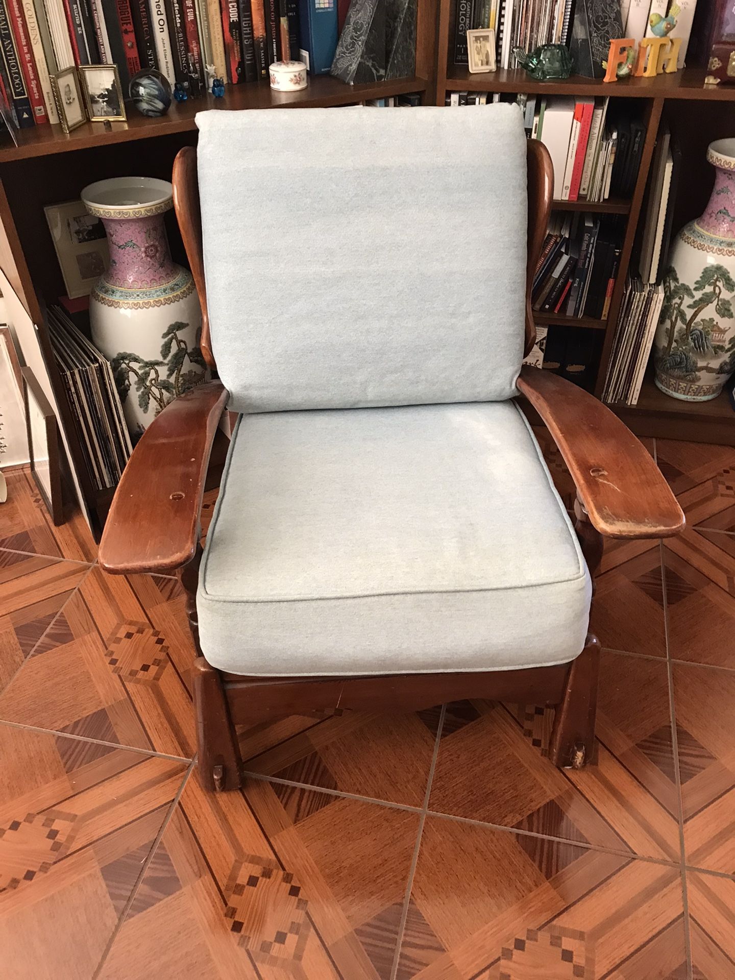 MID-20TH CENTURY QUARTER-SAWN SOLID MAPLE SOFA & CHAIR FOR HOUSE OR ENCLOSED LANAI