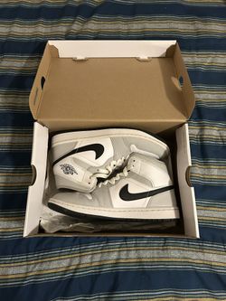 Jordan 1 Mid Light Smoke Gray 