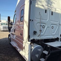 2020 Freightliner Cascadia