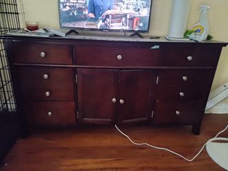 Dresser 