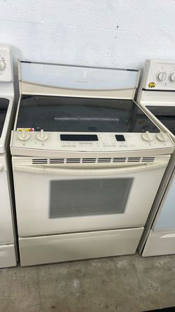 KitchenAid Electric Range with Glass Cooktop