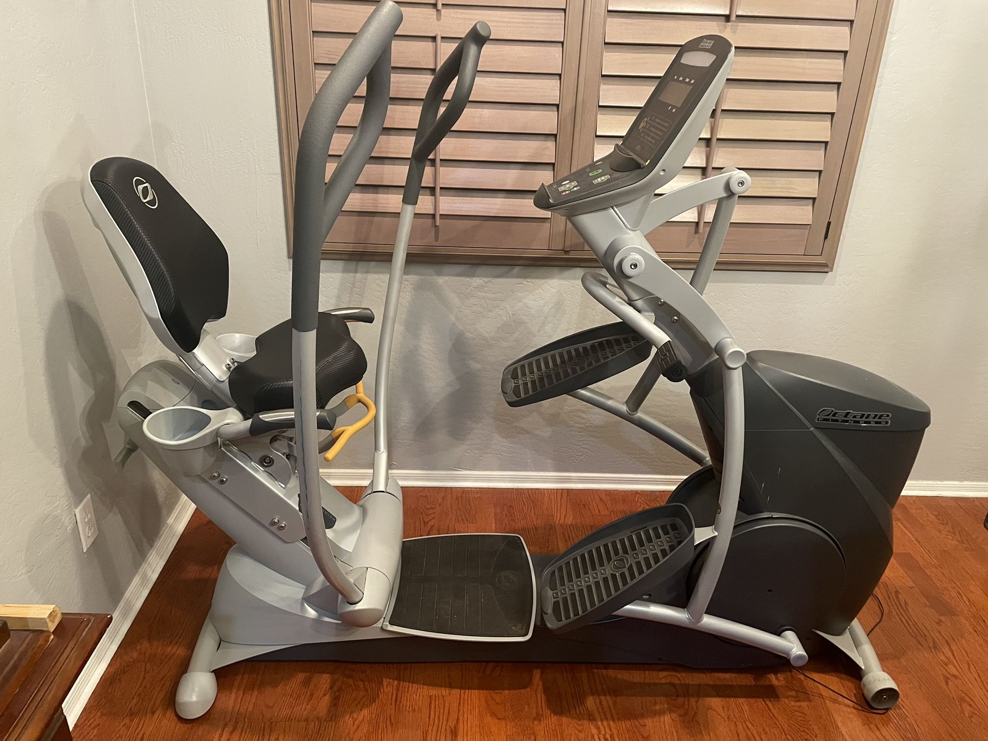 Seated Octane Fitness Elliptical XR6X