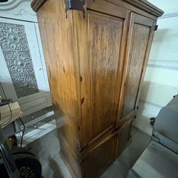 Computer desk / Dresser