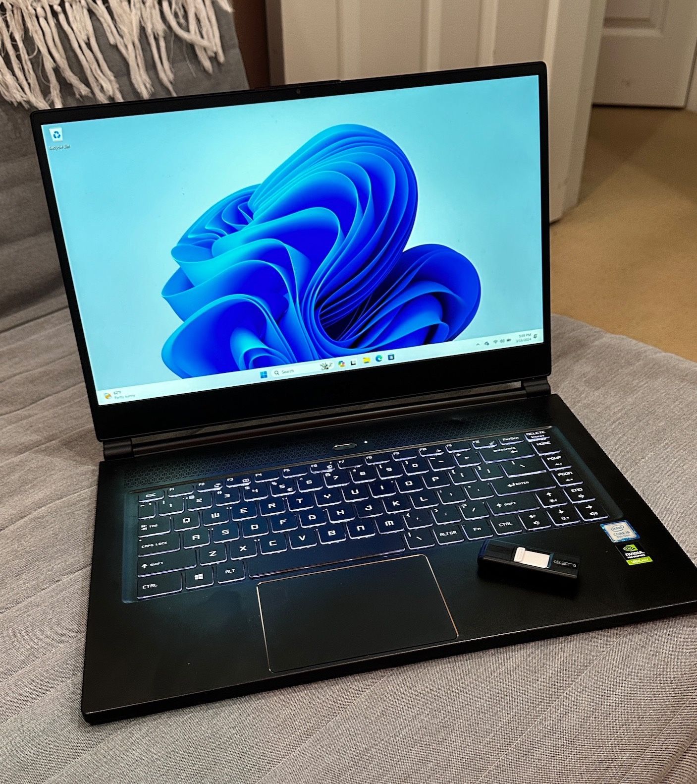 MSI WS65-8SK 15-inch Windows Notebook