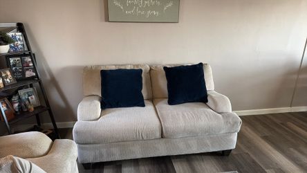 LIVING ROOM COUCHES