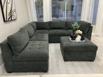 6 Piece Modular Sectional in Gray