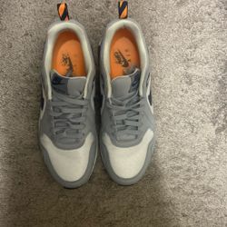NIKE AIR MAX 