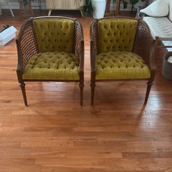 2 Vintage Chairs 