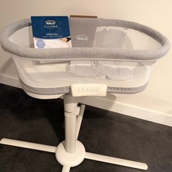 Halo BassiNest® Luxe Swivel Sleeper Bassinet + Sheets + Newborn Insert