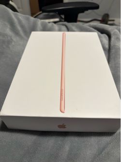 Apple iPad 8th Gen 32GB Gold Wi-Fi w/ Original Box - Cracked Screen