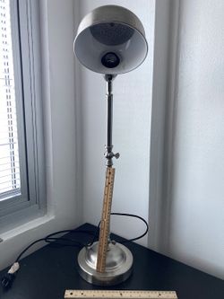 Desk lamp