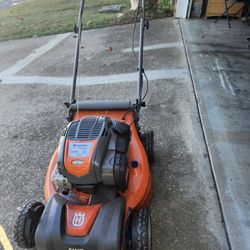 Husqvarna Self-Propelled , Non Working Mower