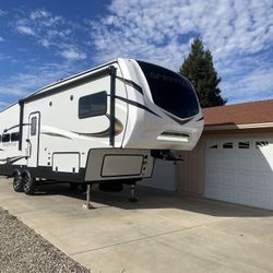 5th Wheel Sprinter 