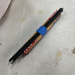 Free Sets Of Chopsticks 