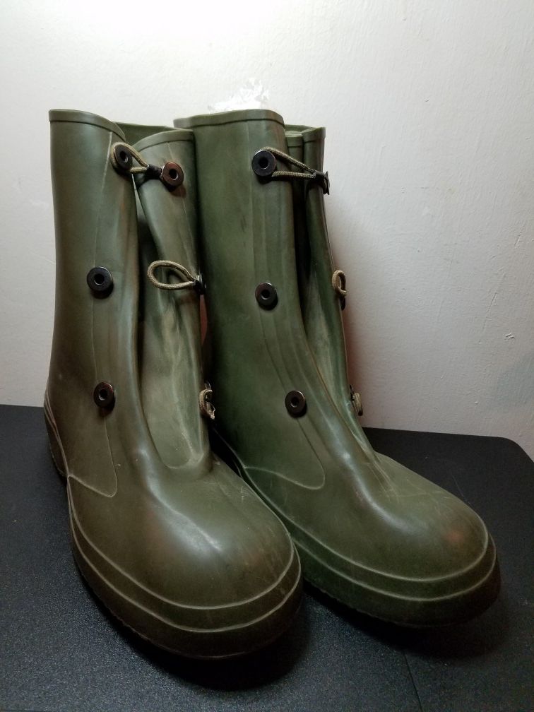 Men's 11 Green Rubber Rain Boots Army Military Galoshes Overshoes Waterproof