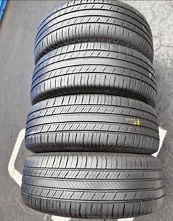 215/55/17 Michelin Selling a set of 4 tires in excellent condition 🫡