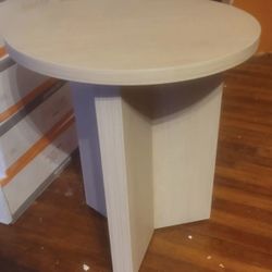 New Anders 20 in. Alde White Round MDI Top End Table