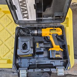 Dewalt 12v Cordless Drill With Case Charger And 2 Batteries 
