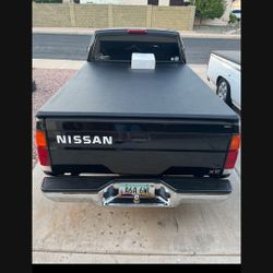 Tanneau Cover Vinyl Nissan Truck Hard Body