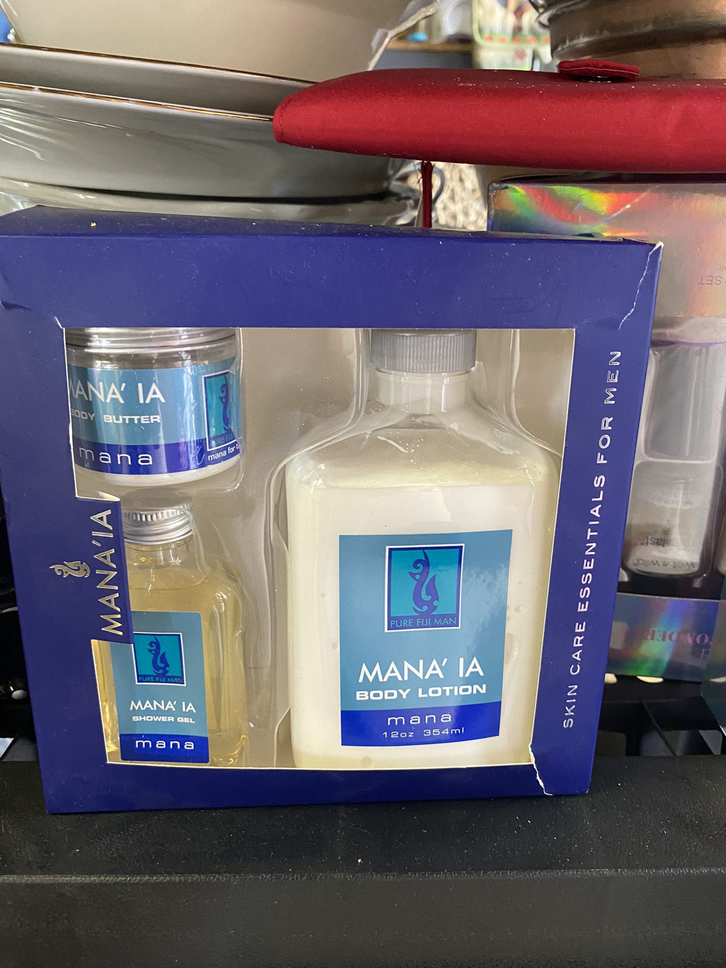 Mana'ia Pure Fiji Man Skin Care for Men Gift Set Lotion Shower Gel Body Butter