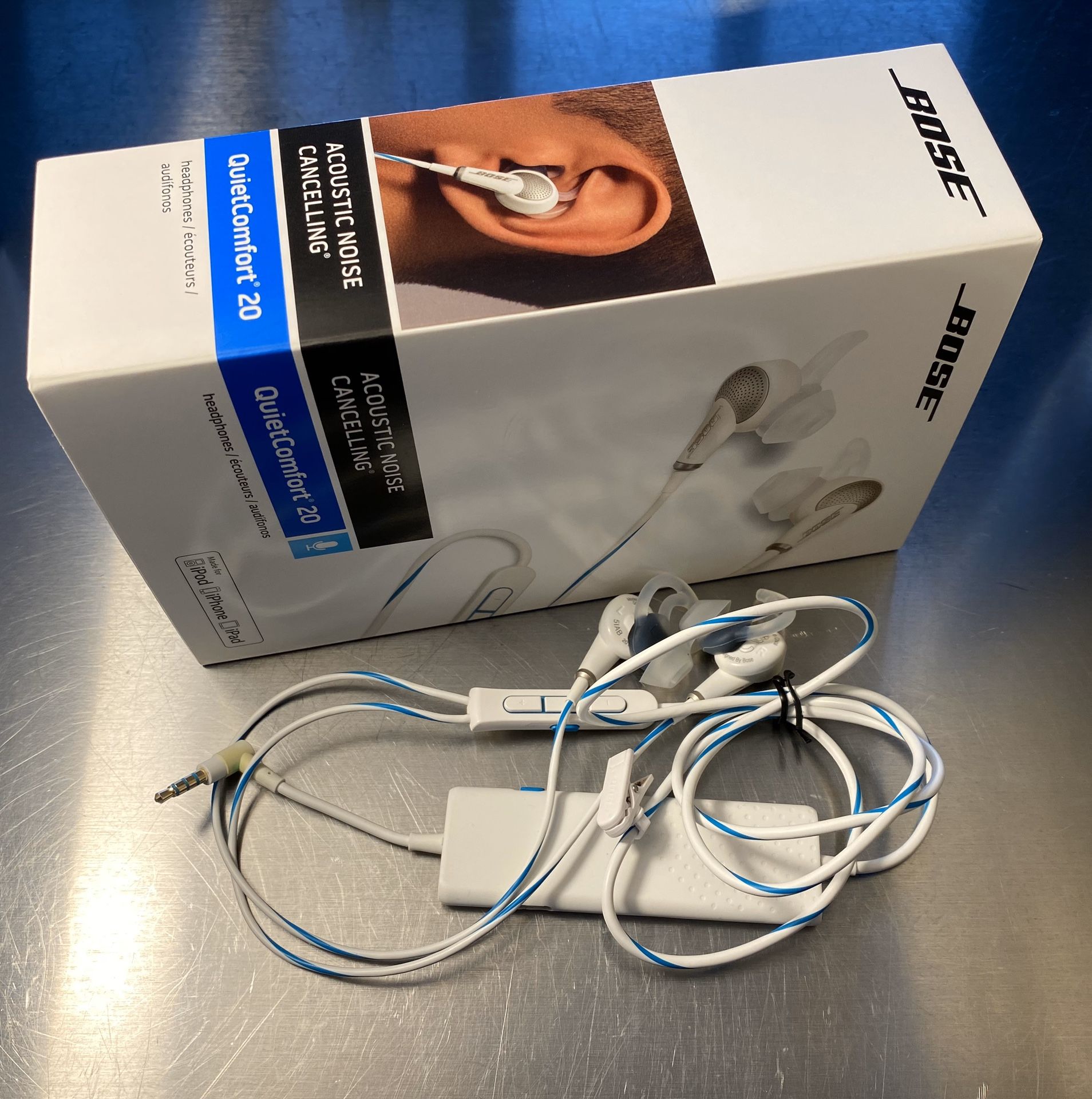 Bose QuietComfort 20 headphones Acoustic Noise Cancelling