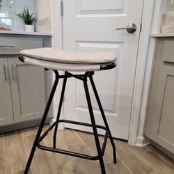 UPHOLSTERED BAR HEIGHT BAR STOOL (Qty:3)