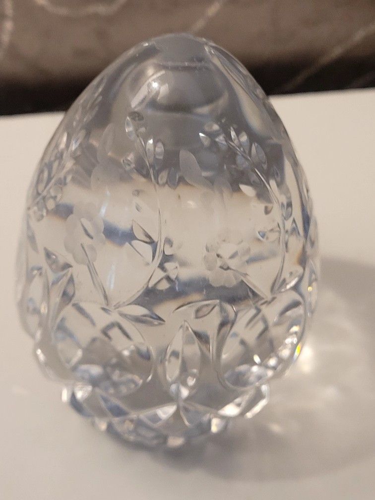 Beautiful Art Glass Crystal Signed Egg Paperweight