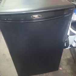 3.2 cu.ft. Refrigerator
