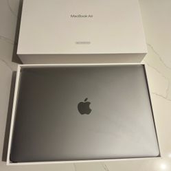 MacBook Air (retina, 13 Inch, 2020, Space Grey) With Box