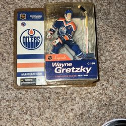 Wayne Gretzky Edmonton Oilers McFarlane Action Figure 1(contact info removed) Sports Legends. Plastic is yellow & cracked 