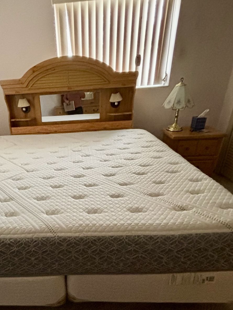 Pine Bedroom Set (King)